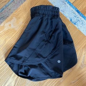 Lululemon Track That short 5” 🍋